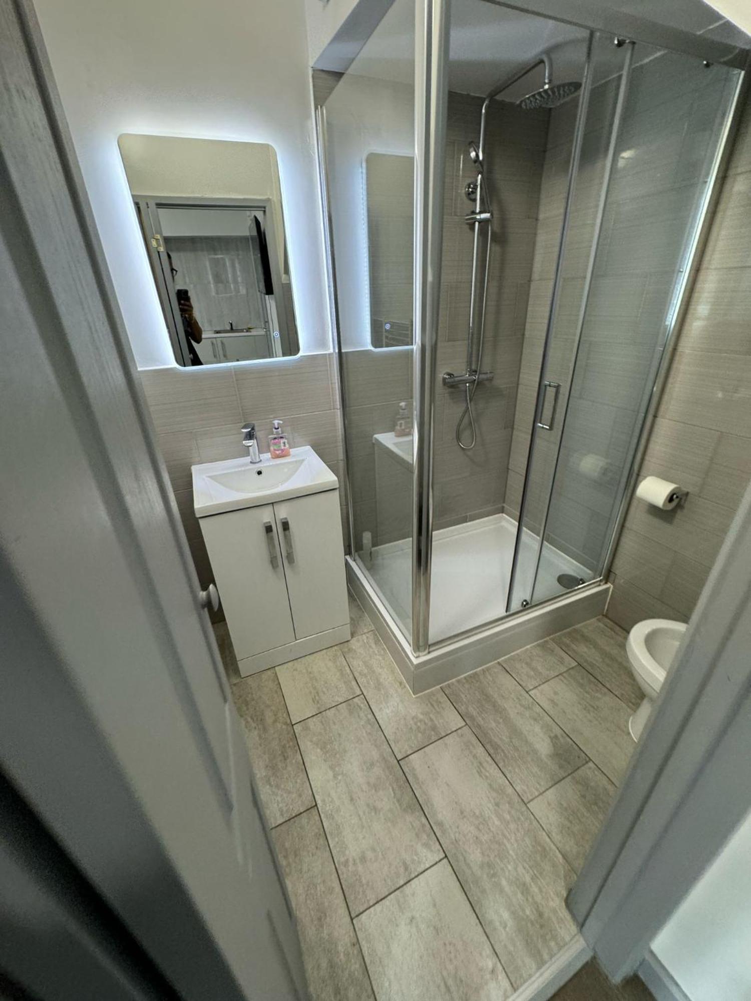 Willesden Green Budget Guesthouse Лондон Екстериор снимка