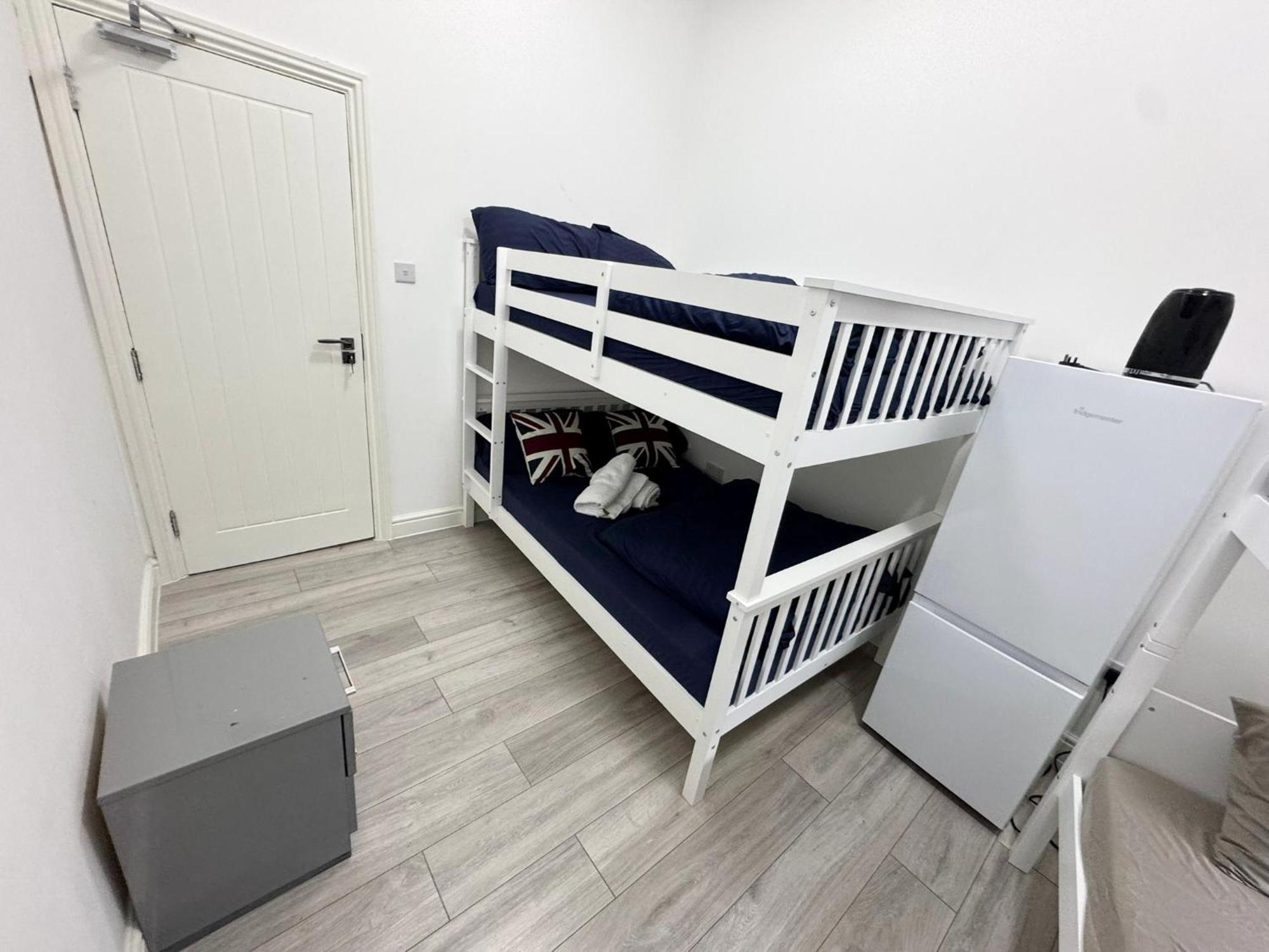 Willesden Green Budget Guesthouse Лондон Екстериор снимка